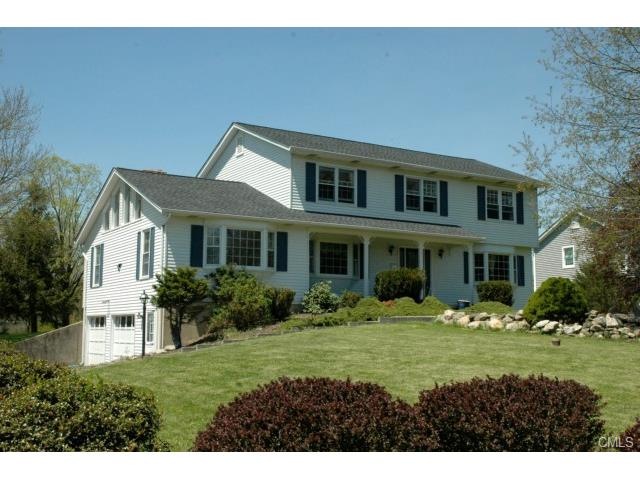 33 Ball Pond Rd E, New Fairfield, CT 06812 - photo 1