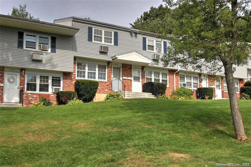 627 Millville Ave unit 9-3, Naugatuck, CT 06770 - photo 1