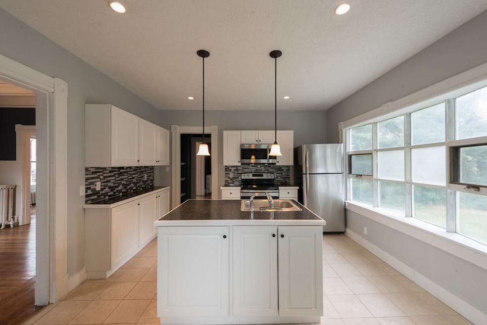 33 Euclid Ave, Springfield, MA 01108 - photo 1