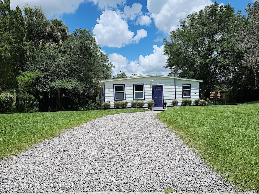 8569 W Admiral Byrd Ln, Crystal River, FL 34429 - photo 1