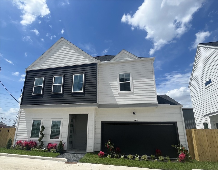 2302 Springwood Dr, Houston, TX 77055 - photo 1