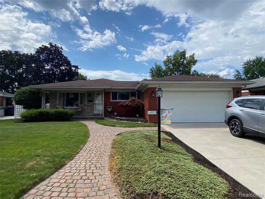 WELCOME HOME! NICE 3 BEDROOM, 1.5 BATH RIVERVIEW R