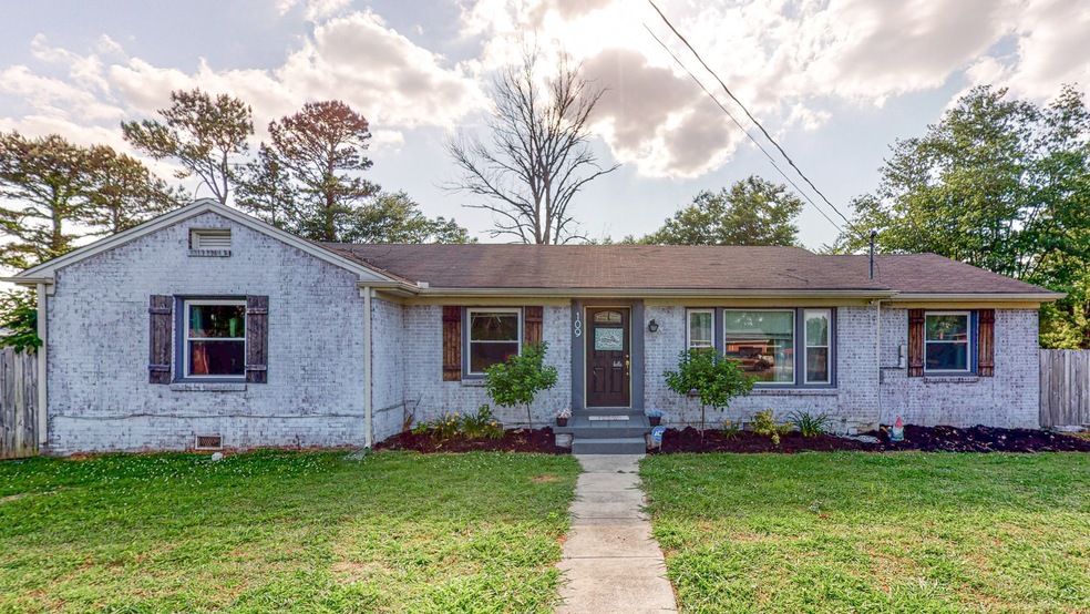 109 N Linda Dr, Shelbyville, TN 37160 - photo 1