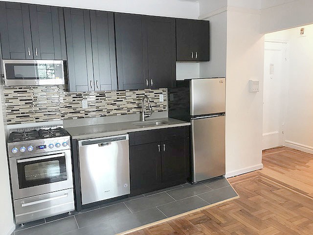 162 W 13th St unit 24, New York, NY 10011 - photo 1