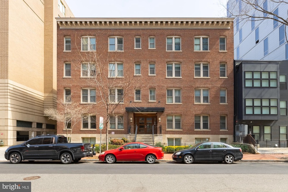 1121 24th St NW unit 405, Washington, DC 20037 - photo 1