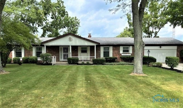 11445 Glynwood Rd, Wapakoneta, OH 45895 - photo 1