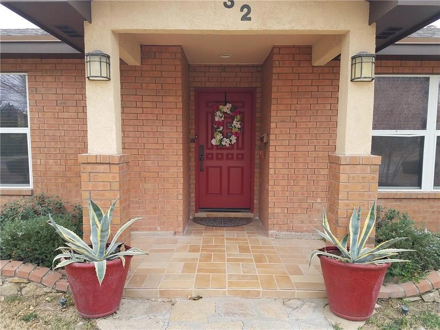 332 Stewart Dr unit DT, El Paso, TX 79915 - photo 1