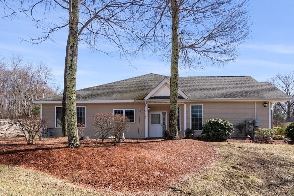 26 Summerfield Dr unit 17, South Grafton, MA 01560 - photo 1