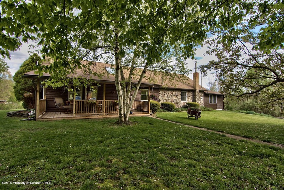 606 Evergreen Dr, Falls, PA 18615 - photo 1