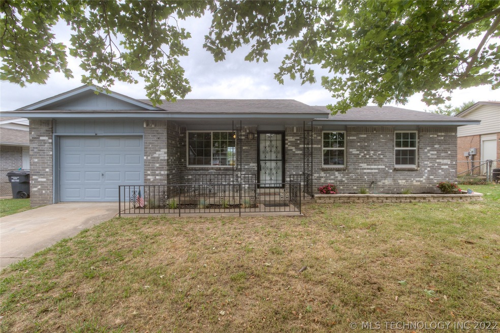 327 E 137th St, Glenpool, OK 74033 - photo 1