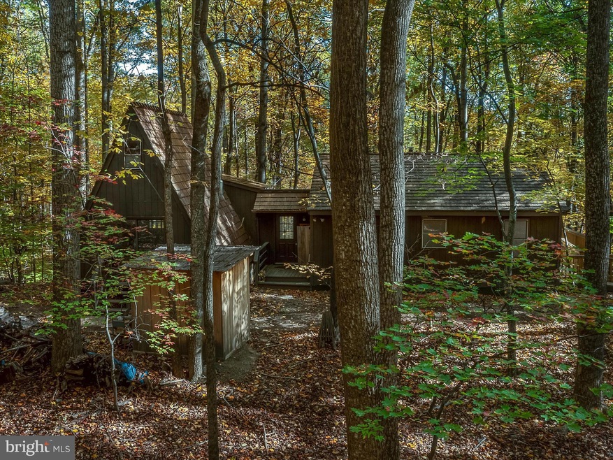 532 Happy Valley Cir, Berkeley Springs, WV 25411 - photo 1