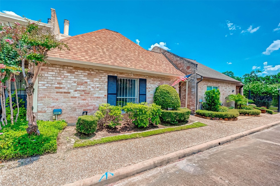 1806 S Gessner Rd, Houston, TX 77063 - photo 1