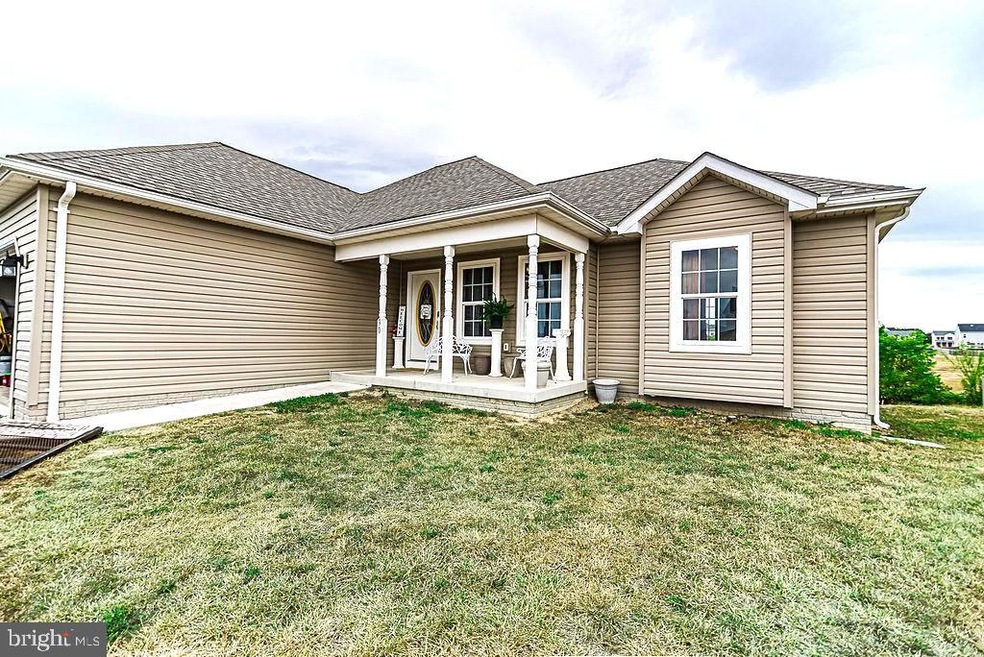 90 Peggy Ct, Bunker Hill, WV 25413 - photo 1