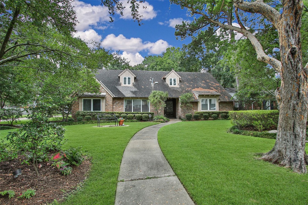 13038 Queensbury Ln, Houston, TX 77079 - photo 1
