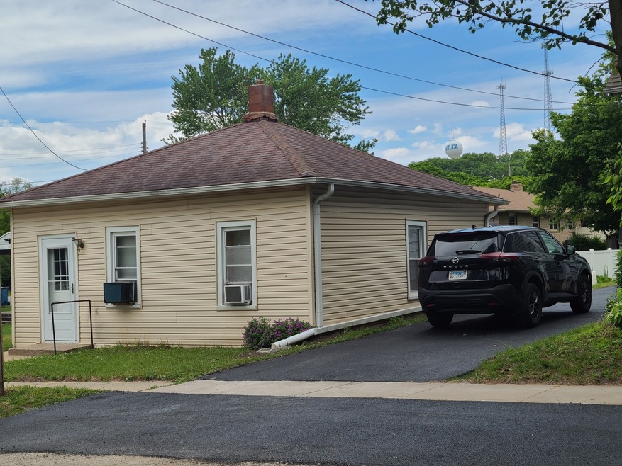 For Rent $895/month
