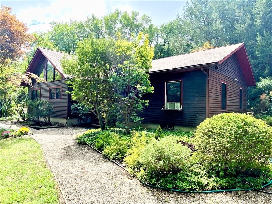 144 Maplewood Cir, Amherst, MA 01002 - photo 1