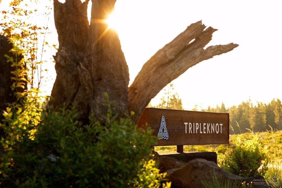 19332 Eaton Ln, Bend, OR 97702 - photo 1