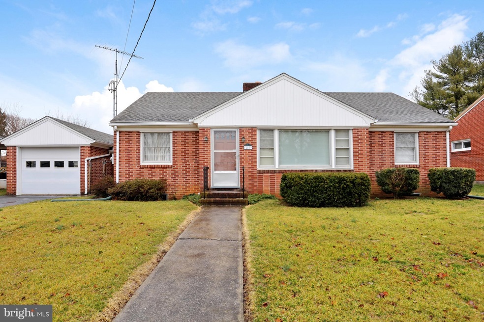 12039 Belvedere Rd, Hagerstown, MD 21742 - photo 1