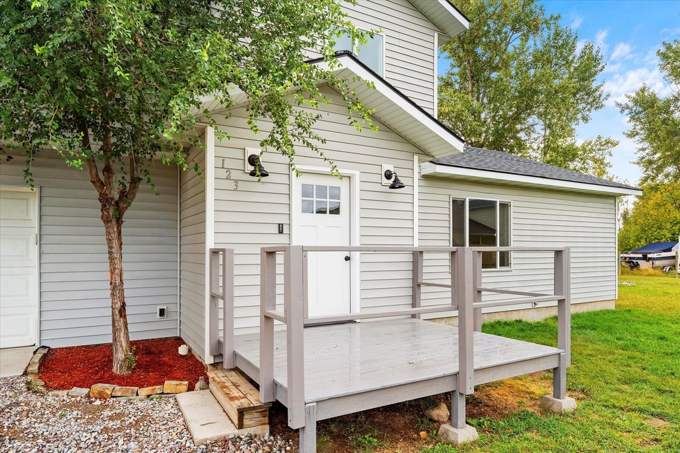 123 S Cedar Dr, Kalispell, MT 59901 - photo 1