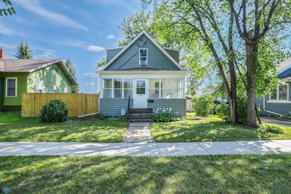 1514 3rd Ave N, Fargo, ND 58102 - photo 1