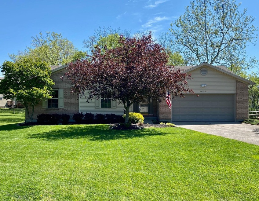 Charming ranch on a very user-friendly yard!