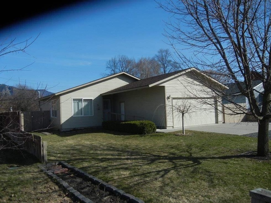 319 S Ridge St, Chewelah, WA 99109 - photo 1