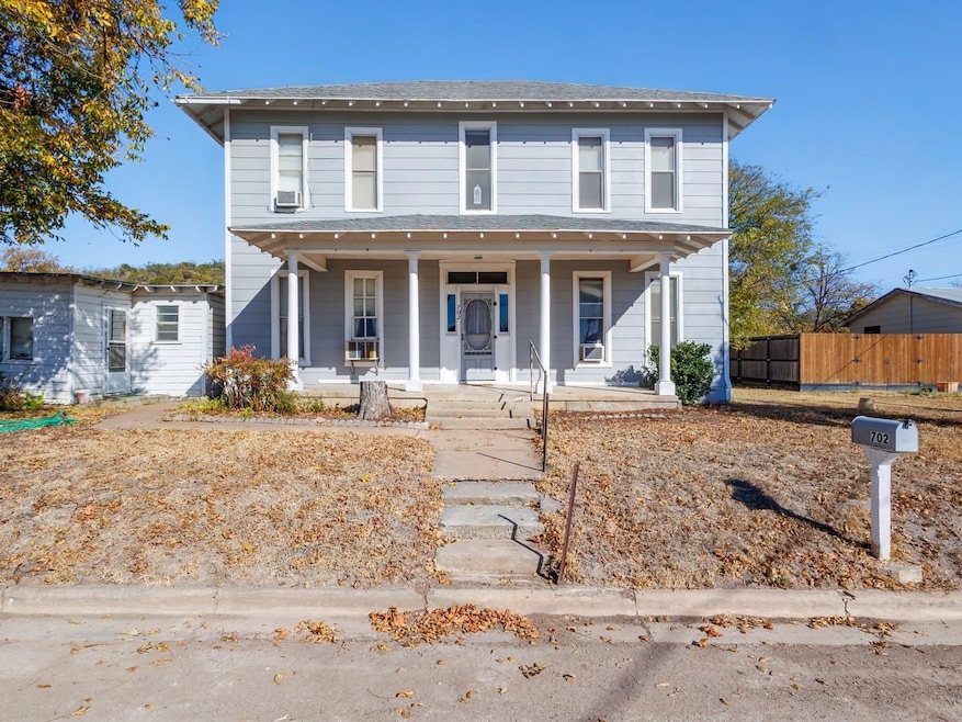 702 Ave B, Santa Anna, TX 76878 - photo 1