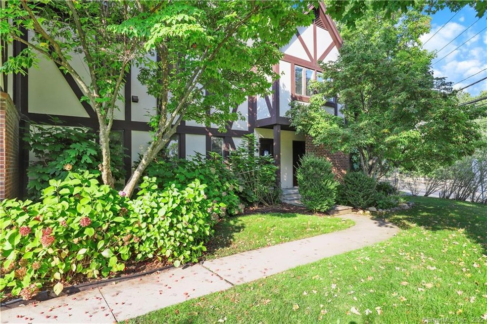 668 Glenbrook Rd unit 3, Stamford, CT 06906 - photo 1