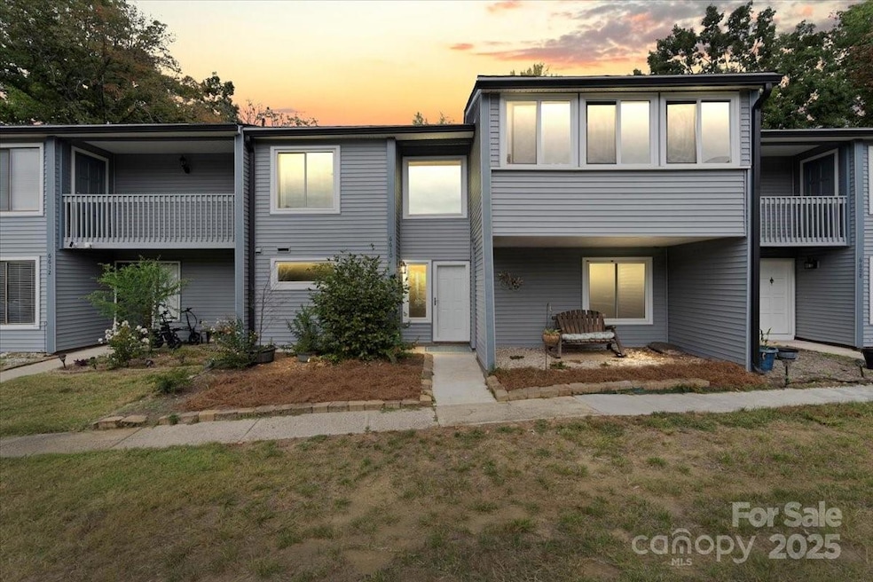 6610 Point Comfort Ln unit 103, Charlotte, NC 28226 - photo 1