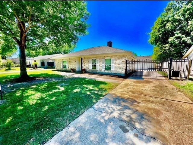 9007 Arbor Wood Dr, Houston, TX 77040 - photo 1