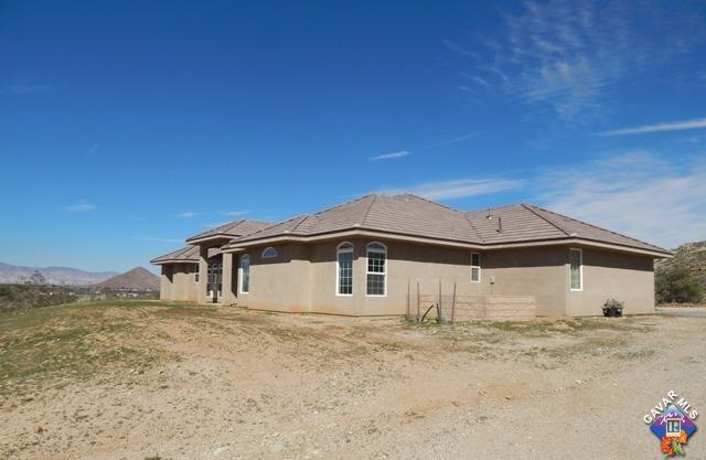 7288 Mojave Tropico Rd, Mojave, CA 93501 - photo 1