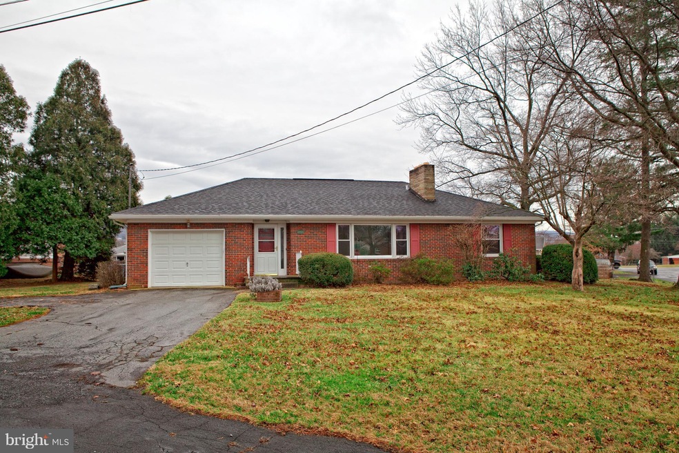 21920 Holiday Dr, Smithsburg, MD 21783 - photo 1