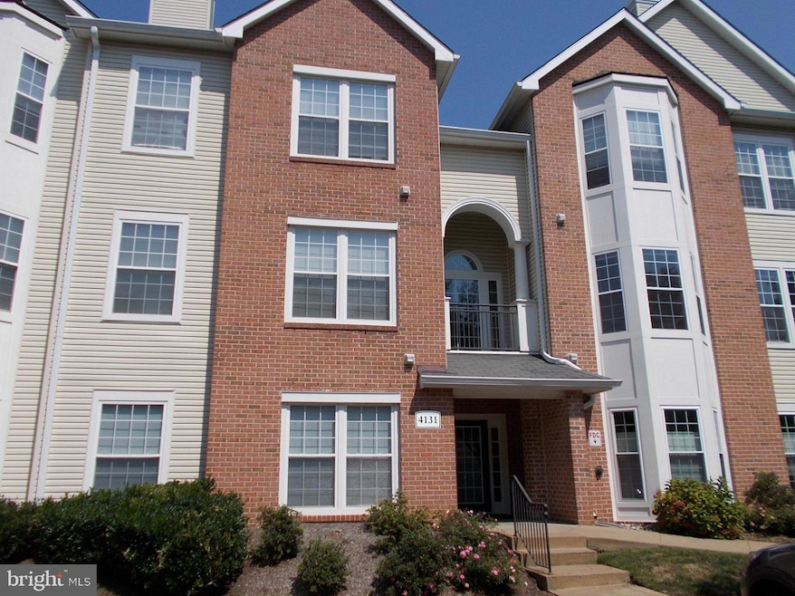 4131 Fountainside Ln unit J204, Fairfax, VA 22030 - photo 1