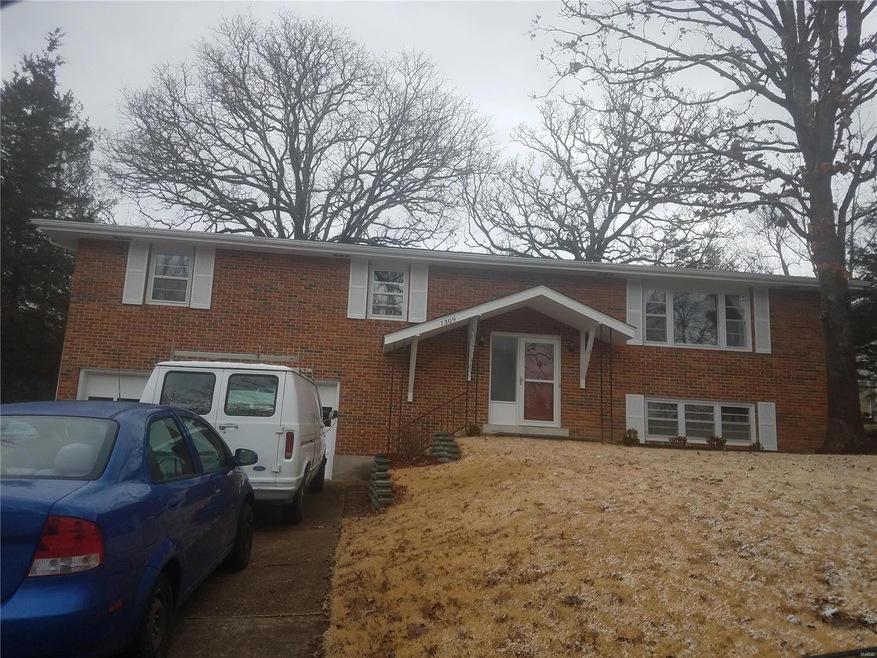 1309 Whitney Ln, Rolla, MO 65401 - photo 1