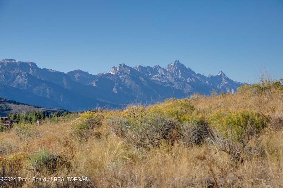 For Sale $4,825,000 • Co-Listing Agent