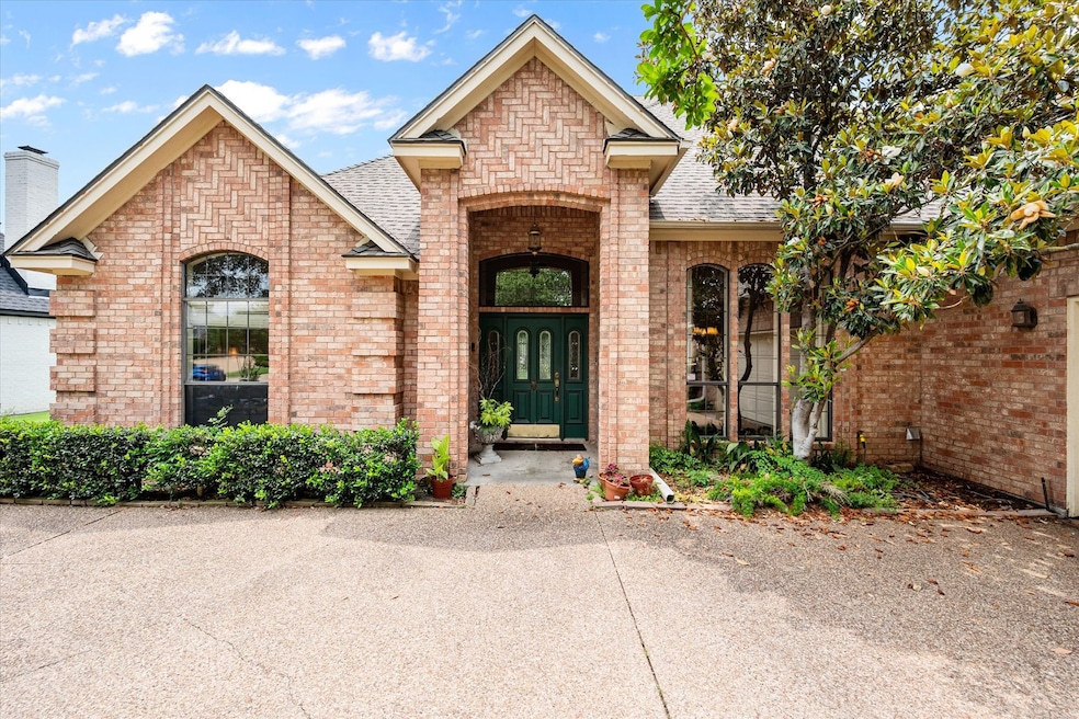 919 Riviera Dr, Mansfield, TX 76063 - photo 1