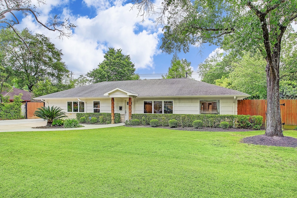 7814 Edgeway Dr, Houston, TX 77055 - photo 1