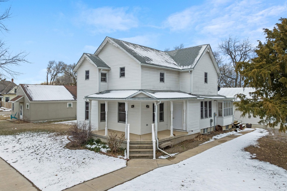 513 S Randall Ave, Moundridge, KS 67107 MLS 634247