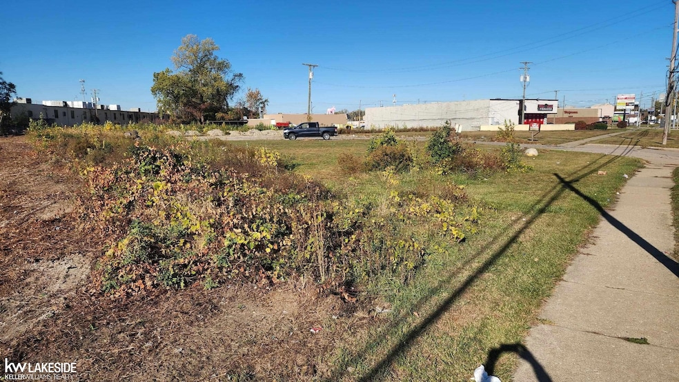 30935 Utica Rd, Roseville, MI 48066 - photo 1