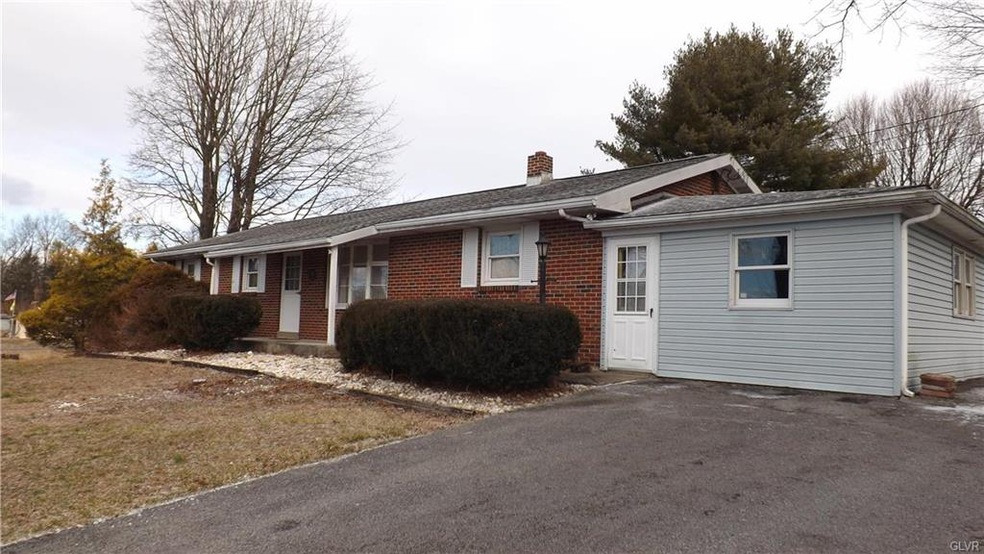 5827 Fox Ln, Emmaus, PA 18049 - photo 1