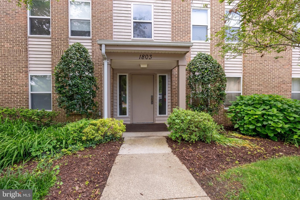 1803 Snow Meadow Ln unit 301, Baltimore, MD 21209 - photo 1