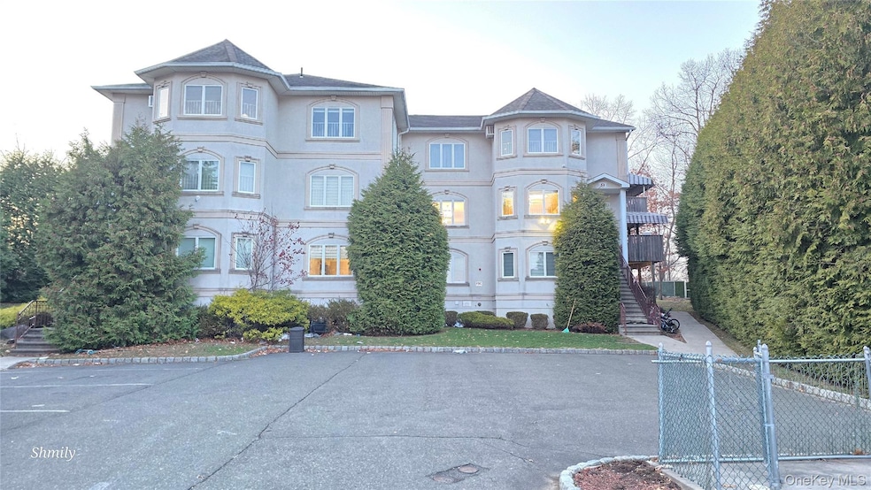 9 Gibbs Ct unit 201, Monsey, NY 10952 - photo 1