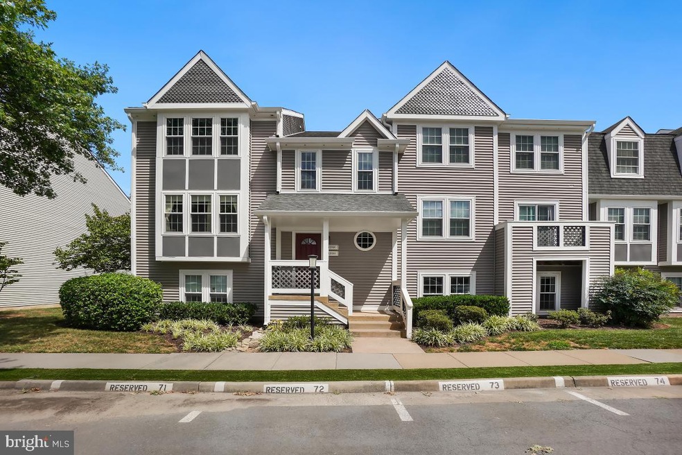 12920 Grays Pointe Rd unit A, Fairfax, VA 22033 - photo 1