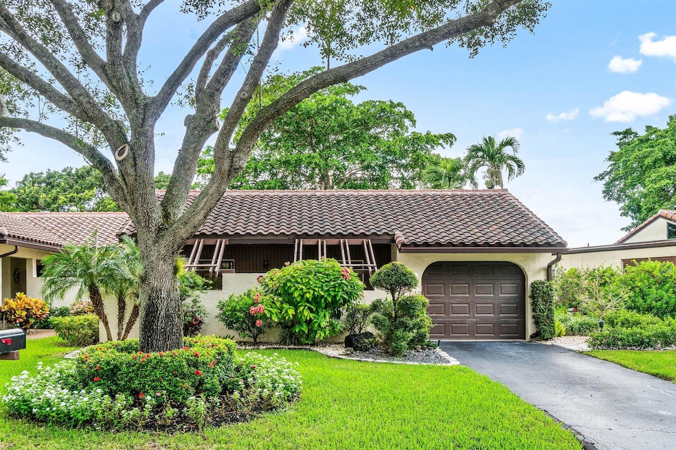 21693 Arriba Real unit 24B, Boca Raton, FL 33433 - photo 1