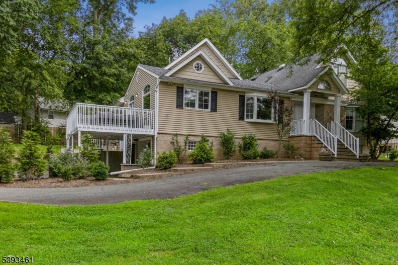 29 Shrewsbury Dr, Livingston, NJ 07039 - photo 1