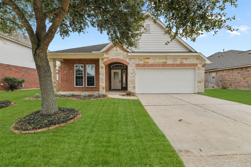 4504 Meridian Park Dr, Pearland, TX 77584 - photo 1