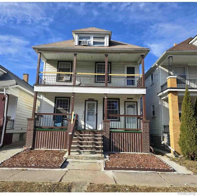 9537 Charest St, HamtraMcK, MI 48212 - photo 1