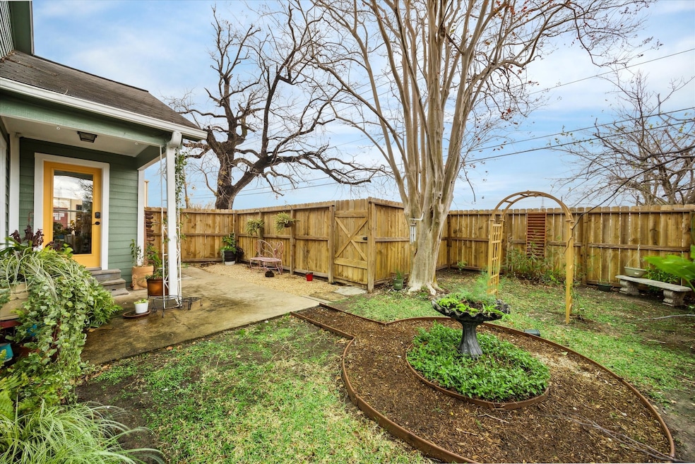 Welcome to this charming Spring Branch Bungalow!