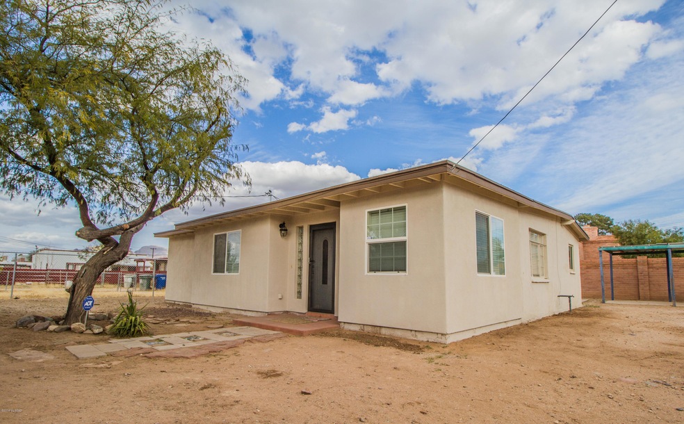211 E Yavapai Rd, Tucson, AZ 85705 - photo 1
