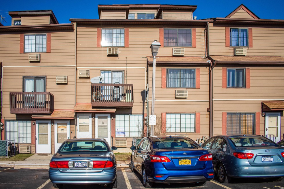 88 Lamped Loop unit 139, Staten Island, NY 10314 - photo 1